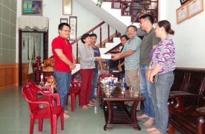 Vu Minh accompanies with fishermen on the sea